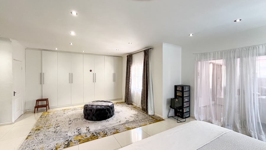 To Let 10 Bedroom Property for Rent in Constantia Western Cape